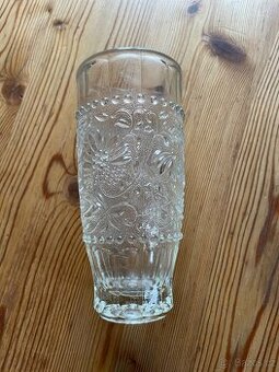 skleněná vázička 16 cm