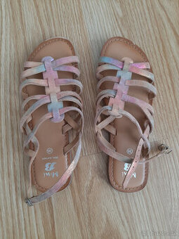 dívčí páskové sandále