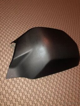 Karbonovy kryt kyvne vidlice Ducati Streetfighter V4