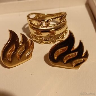 silne zlacene nausnice,prsten,privesek