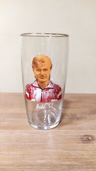 Starý pivní půllitr MS Itálie 1990 Michal Bílek