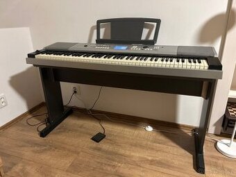 Klávesy piano Yamaha DGX 520