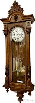 Nástěnné pseudorenesanční pendlové dvou-závažové bicí hodiny