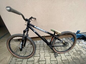 Dirtové kolo NS bikes