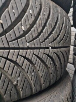215/50R17 95V XL Vector 4Seasons  GOODYEAR