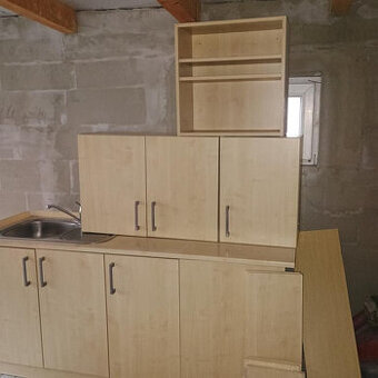 Kuchyňská linka se dřezem, baterie