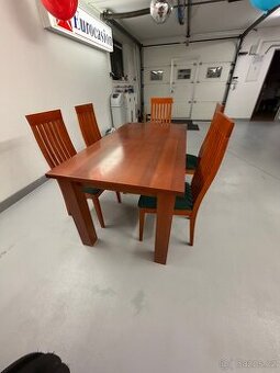 Kuchyňský stůl masiv