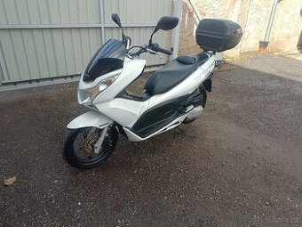Honda PCX 125i Cz doklady v ceně Serviska.