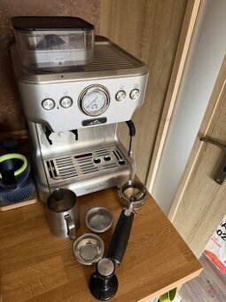 Eta Artista Pro pákový kávovar s mlýnkem