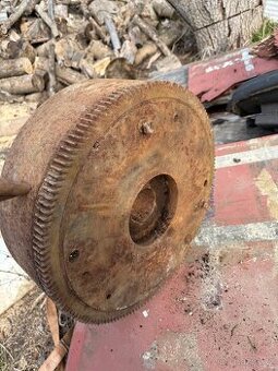 Setrvačník Zetor 25