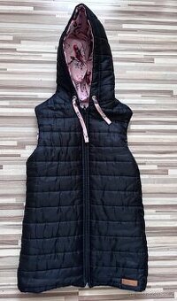 Černá vesta The Emm