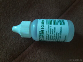 Čistící kapalina na objektivy a jinou optiku Kinetronics