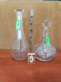 PRODÁM STARÉ SKLENĚNÉ KARAFY