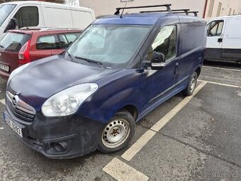 Opel Combo 1.3 CDTI, r. 2014, STK 5/2027, vestavene regaly