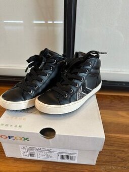 Kotníčkové boty Geox