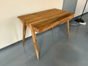 Dřevěný kancelářský stůl - 1