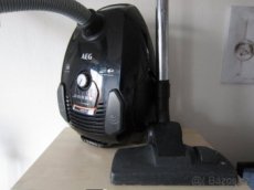 Vysavač AEG VX7-2 System Silence Pro, omyvatelný filtr, 650W