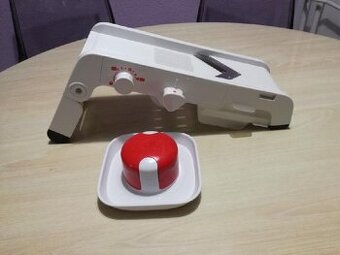 Tupperware MANDOLÍNA - 1