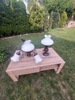 Lustr a lampa stolní