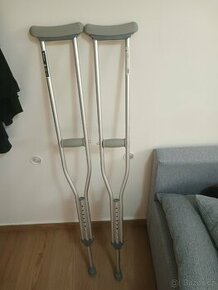 Podpažní hole do 100 kg - 1