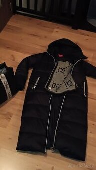Černý dlouhý kabát Guess, vel S/36