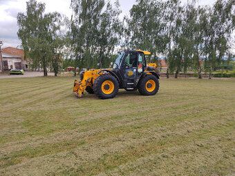 Teleskopický manipulátor JCB 550-80 Agri Plus