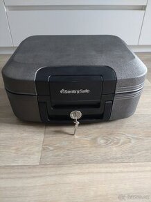 Bezpečnostní kufr (box,kazeta) odolný ohni a vodě SentrySafe - 1