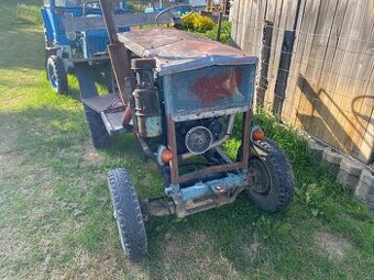 Traktor s motorem Multicar M22