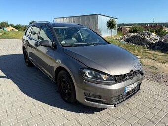 VW Golf Variant VII. 2.0 TDI 110kw / NAVIGACE / LED