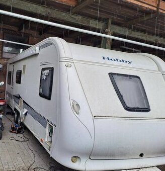HOBBY De-Luxe 650 KMFe, palandy,markýza,klimatizace - 1