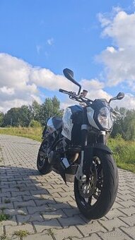 SUPERDUKE 990