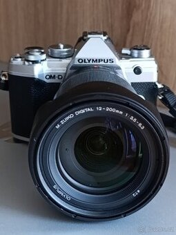Olympus OM-D E-M5 Mark III + M.Zuiko 12-200mm