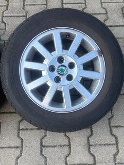 Kompletní sada letní pneu na al.kolech Š - Octavia I