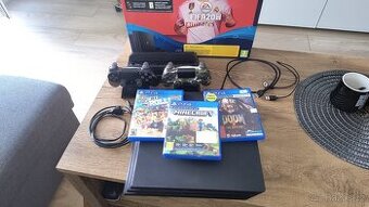 Plystation 4 PRO - 1TB + 2x dualshock ovladač a hry