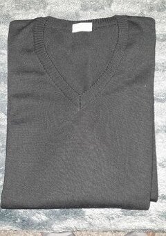 Lehký svetr značky Bernhardt