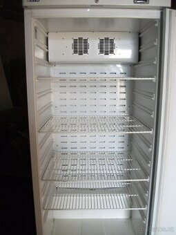 mrazák , chladící vitrína