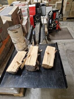 Štípačka na dřevo