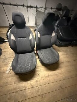 Prodám sedačky Peugeot 2008 rok 2013-2018
