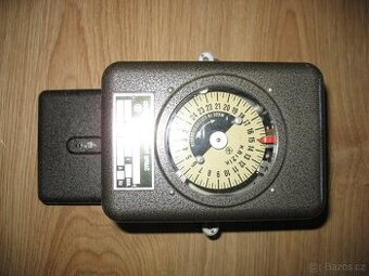 Elektroinst. materiál, spínací hodiny apod.