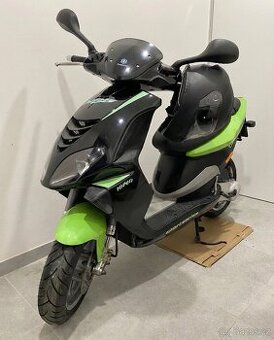 Skútr Piaggio NRG bez ŘP 25km/h jako elektrokoloběžka