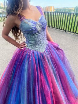 LUXUSNÍ plesové šaty DUHOVÉ