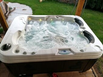 Vířivka Brilix Kora