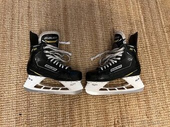 Brusle bauer supreme m1 vel. 8 / 43