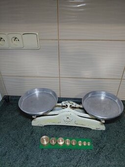 Kuchyňská dvoumisková váha - 1