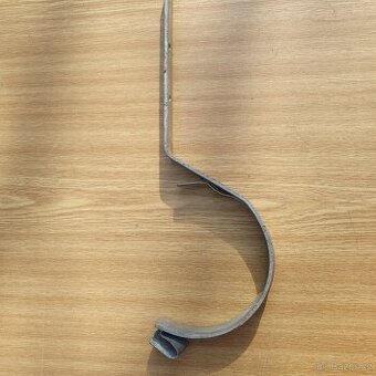 Prodám pozinkované žlabové okapové háky za 59,-Kč/kus