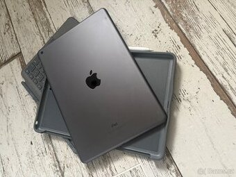 iPad 10.2" (2021) + PENCIL + LOGITECH COMBO TOUCH