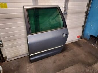 levé zadní dveře Sharan 2004
