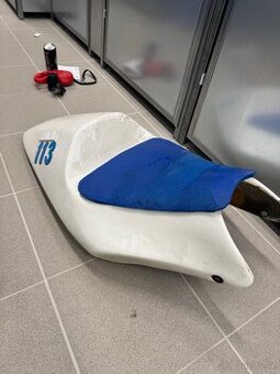 Laminátové kapoty r6