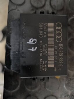 Audi A6 C6 jednotka parkovacích čidel