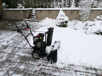 Fréza na sníh Sno-Tek.